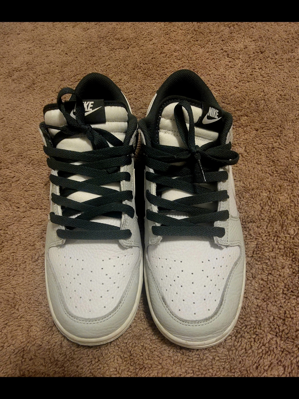 Nike White and Green Low-Top Sneakers
